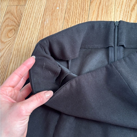 Classic Black Women's Skirt - Picture 4 of 7